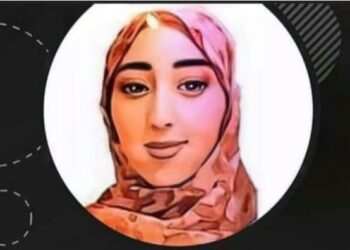 العيون المحتلة : الجماهير تُصلّى صلاة الجنازة على روح الشابة الصحراوية “رباب بصمة أمل” بمسجد شارع الطنطان ظهر اليوم الأربعاء.