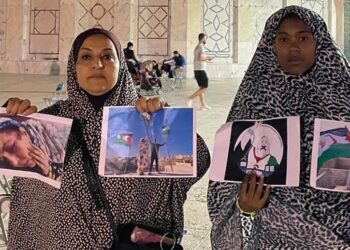 بالفيديو : من قلب ساحة القدس الشريف تضامن لا مشروط مع عائلة الجسورة “سلطانة خيا”.