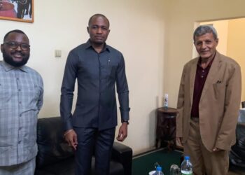 السفير الصحراوي بأنغولا يستقبل الأمين العام لشبيبة الحركة الشعبية لتحرير أنغولا.