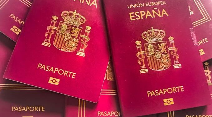 رسمي : إسبانيا تمنح جنسيتها لأكثر من 126 ألف أجنبي.