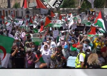 بالفيديو :  شاهد… لحظات ومشاهد تاريخية وإستثنائية من المظاهرات العارمة التي هزت العاصمة الإسبانية نصرة للشعب الصحراوي.