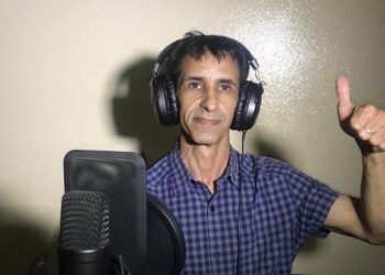 بالفيديو :  جديد فنان الأرض المحتلة “ماء العينين هدي” ♫ أغنية مهداة إلى أسود ملحمة أكديم إيزيك ورفيق دربهم الأسير الصحراوي “مصطفى الدرجة”.