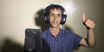 بالفيديو :  جديد فنان الأرض المحتلة “ماء العينين هدي” ♫ أغنية مهداة إلى أسود ملحمة أكديم إيزيك ورفيق دربهم الأسير الصحراوي “مصطفى الدرجة”.