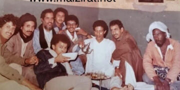 بالفيديو : شاهد وبشكل حصري مجموعة الإنتصار أول فرقة لطرب الحساني الأصيل بالصحراء الغربية عام 1976 يتوسطهم العلامة سيداتي السلامي.