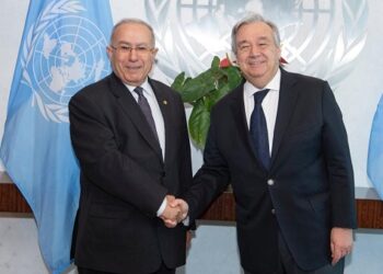 وزير الخارجية الجزائري يدعو الأمين العام للأمم المتحدة إلى الإسراع في تعيين مبعوثه الشخصي وإطلاق عملية سياسية ذات مصداقية بين طرفي النزاع المغرب والجمهورية الصحراوية.