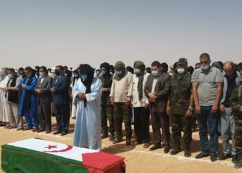 جثمان الشهيد عبد الله لحبيب يوارى الثرى بمقبرة السمارة في جو جنائزي مهيب