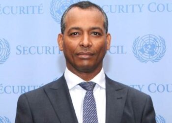 عاجل : قبل صدور قرار مجلس الأمن الدولي بساعات مثل جبهة البوليساريو  بالأمم المتحدة الدكتور سيدي محمد عمر يحذر العالم من أن عملية السلام بالصحراء الغربية قد تكون في خبر كان.