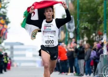 العداء الصحراوي صلاح أميدان يؤكد لـ”ميزرات.نت” :  تم توقيفي تعسفا لمدة 45 دقيقة بنقطة التفتيش بالجهة الجنوبية الغربية الرابطة بين العيون المحتلة وشاطئ فم الواد.