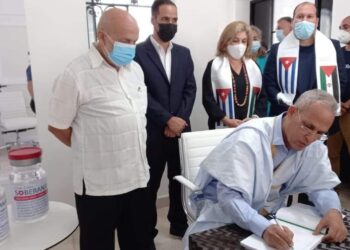 كوبا تمنح نصف مليون جرعة من لقاح كورونا لجمهورية الصحراوية.
