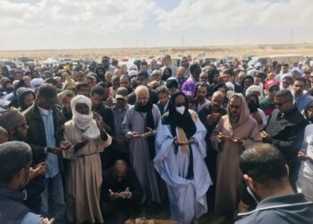 بالفيديو : شاهد..في جنازة مهيبة العيون تودع الأب “محمد أمبارك ولد مسعود المتوكل” ومحبوه ينعونه بكلمات خالدة