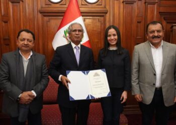 وزير الشؤون الخارجية يعقد سلسلة إجتماعات مع المجموعات البرلمانية البيروفية
