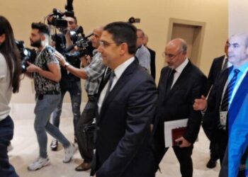 عاجل : وزير الخارجية المغربي، ناصر بوريطة يصل إلى الجزائر في أول زيارة رسمية منذ قطع العلاقات بين البلدين.