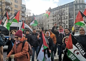 بالصور : العاصمة الألمانية “برلين” تشهد مظاهرة حاشدة إحتفالاً بالذكرى الـ 47 لإعلان الجمهورية.