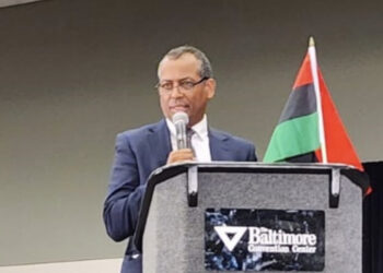 الدكتور “سيدي محمد عمار” ممثل جبهة لبوليساريو بالأمم المتحدة والمنسق مع بعثة المينورسو يقدم عرضاً مفصلاً عن آخر تطورات قضيتنا الأولى خلال ندوة دولية بولاية “ميريلاند” الأمريكية.