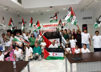 الجالية الصحراوية بجزيرة لانثاروطي تخلد الذكرى الخمسين لإعلان الكفاح المسلح 20 ماي وسط دعم أغلب القوى السياسية والمدنية الكنارية.