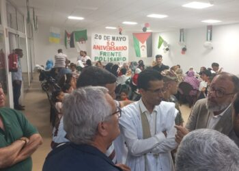 الجالية الصحراوية والحركة التضامنية بجزيرة لاس بالماس بالأرخبيل الكناري تنظم حفلا بمناسبة الذكرى ال 50 لإعلان الكفاح المسلح.