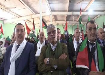 تجسيداً للدعم الجزائري القوي لكفاح الشعب الصحراوي، وفد من مختلف الاحزاب السياسية في زيارة تضامن الى مخيمات اللاجئين الصحراويين.