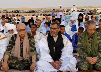 رئيس الجمهورية “إبراهيم غالي” مرفوقاً بكبار المسؤولين يؤدي صلاة عيد الأضحى بولاية بوجدور وسط جمع غفير من المواطنين.