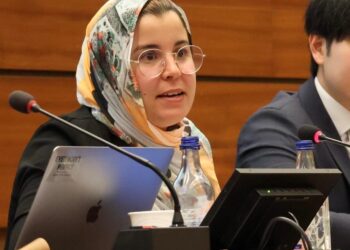 بحضور جمهور كبير من المهتمين الناشطة الصحراوية الدولية “ياقوتة مخطار مولاي” تكشف من جنيف “إنتهاكات حقوق المرأة الصحراوية بالجزء المحتل”.