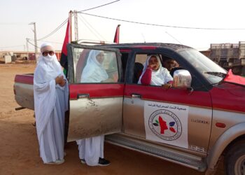 جمعية النساء الصحراويات في فرنسا تقدم دعماً مالياً للمتضررين من فيضانات ولاية الداخلة.
