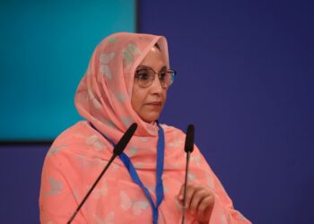 بروكسل : رئيسة الهيئة الصحراوية لمناهضة الإحتلال المغربي المناضلة الكبيرة “أمنتو حيدار” تطالب بإنشاء ألية أممية لمراقبة حقوق الإنسان لوقف الإنتهاكات المغربية بالمدن المحتلة.