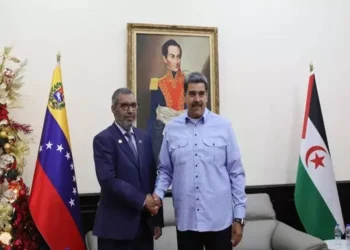 الرئيس الفنزويلي خلال إستقباله رئيس وزراء الجمهورية العربية الصحراوية القيادي “بشرايا حمودي بيون” يجدد دعم بلاه الثابت للقضية الصحراوية.