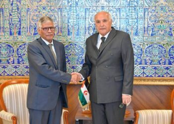 عاجل : وزير الخارجية الجزائري يستقبل عضو الأمانة الوطنية السفير الصحراوي بالجزائر “عبد القادر الطالب عمر” بمناسبة انتهاء مهام عملهم لدى الجزائر.