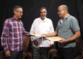 بإشراف من رئيس الحكومة المدير الجديد للتلفزيون الوطني الصحراوي يتسلم مهامه.