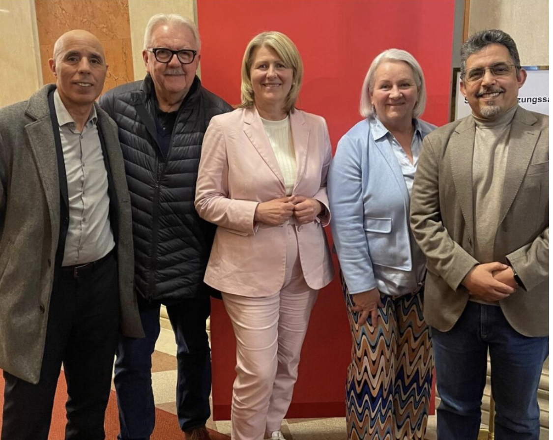 السيدة منى دُزدار، عضو البرلمان الوطني النمساوي رئيسة جديدة للجمعية النمساوية للتضامن مع الشعب الصحراوي.