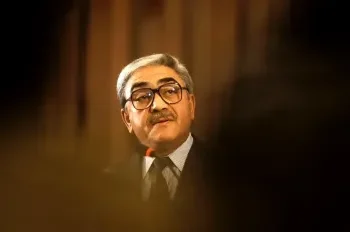 وفاة الرئيس الجزائري الأسبق اليامين زروال والرئاسة تنعي.