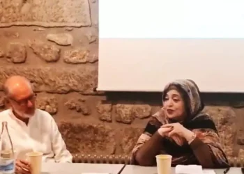 بمشاركة شخصيات سياسية ودبلوماسية وأكاديمية وبرلمانية وازنة من قلب العاصمة السويسرية “برن” تنظيم “منتدى الصحراء الغربية 2026″، والسفير “النجاة حندي” تقدم محاضرة حول آخر مستجدات القضية الصحراوية، والمنتدى يخرج بتوصيات هامة تدعوا إلى تعزيز الجهود الدولية لضمان حق الشعب الصحراوي في تقرير المصير.